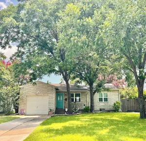 Image of 2\/1 Cottage near Airport, ConvCntr, MusicFctry, FourSeasons, Omni, Westin, UD