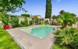 Image of Awesome Home In Le Pontet With Jacuzzi
