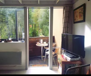 Image of 48m With Balcony And Mountain View!
