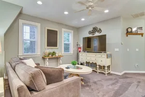 Image of 2 Mi to Bay Park: Charming Milwaukie Getaway