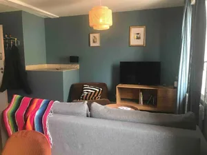 Image of T2 apartment with vintage Gare decor