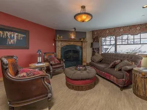 Image of Downtown Bozeman home w\/gorgeous mountain views, close to MSU - Main Street Retreat