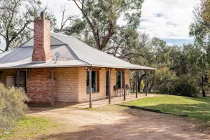 Image of Grampians Pioneer mudbrick Cottage