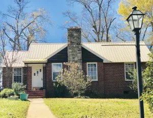 Image of Lamplight Cottage, easy walk to Main Street!