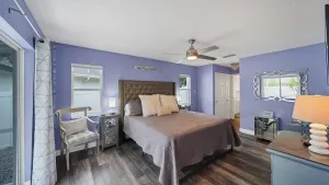 Image of Palm Aire Golf Course home  in Sarasota near Benderson Park, UTC and beaches.