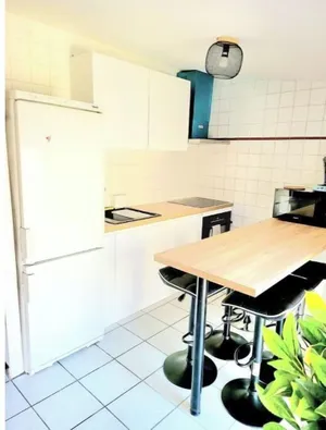 Image of Charming 2-bedroom apartment 400m from station center