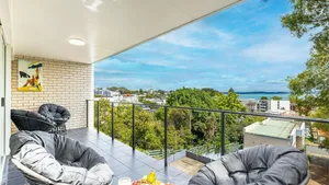 Image of Sunset Towers 8, 25 Donald St - heart of town with water views