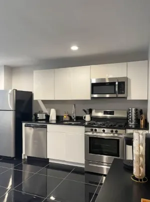 Image of ★MODERN 1BR Apt w\/ PRIVATE deck! W\/D★