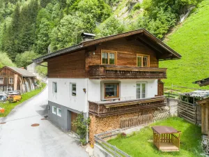 Image of Quiet holiday home with large terrace and bath