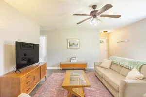Image of Cozy and Contemporary Villa 1 Mile from GSU