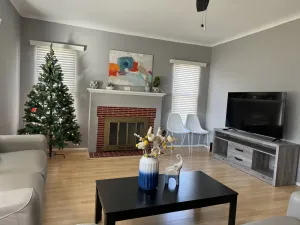 Image of Stellar 3 bedrooms 2 baths house near USC, Pasadena, Downtown LA and Hollywood