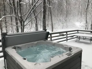 Image of Large hot tub on large deck, close to golf courses, state parks, and wineries!