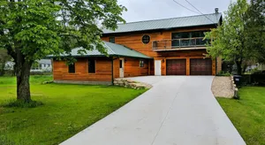 Image of Rustic Lake home Retreat
