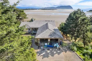 Image of OB:Ocean\/River&MtViews~Hot-Tub ~Kayaks~FirePit~Ping-Pong~Foosball~Bikes~DogsOk~