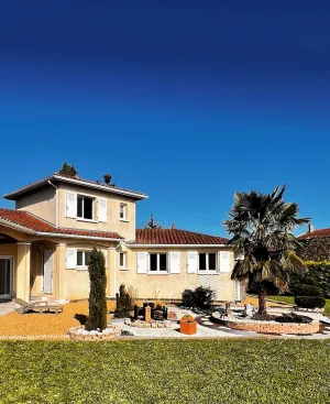 Image of Large villa 15 mn from Lyon