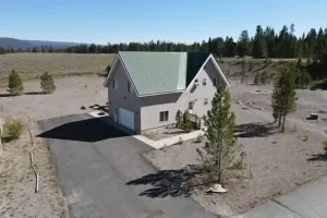 Image of Grandview Lodge-20 minutes to YNP, Sleeps 14-Wifi