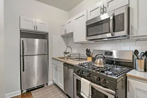 Image of 2BR Lively & Chic Apartment close to Shops - Touhy 3S