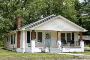 Image of HollyWild House Cozy 3-Bedroom Bungalow Downtown Greer