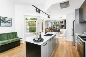 Image of MANHATTAN STYLE 3 STORY LUXURY IN ST PETERS