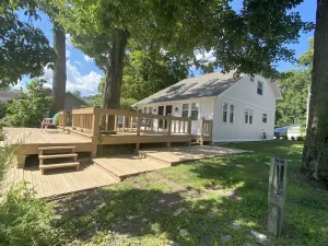 Image of Beautiful Cottage With Water Access and Kayaks!