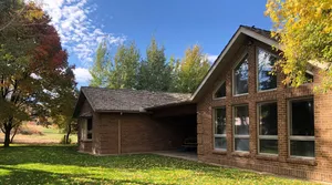 Image of Beautiful House on the River!
