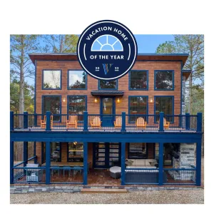 Image of StarFire Luxury Cabin won “Vacation Home of the Year” on Vrbo in 2022.