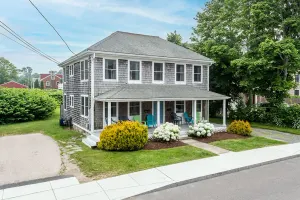 Image of 1 Block-Ocean! AC, Narragansett Beach, 10 passes incl, walk-shops\/restaurants!