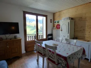 Image of Family-friendly 2-BR Apartment, Sleeps 6, Central Location, Close to Ski Slopes