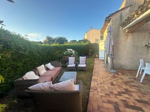 Image of Sainte Maxime: House with garden on french riviera. Terrace with solarium