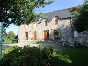 Image of Cozy Cottage Near Avranches - 2 Bedrooms, Garden, BBQ, 30km from Mont Saint Michel