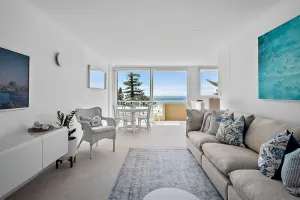 Image of Fabulous New Beachfront Retreat with Beach Views