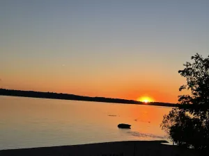 Image of Spectacular sunset views overlooking the beach & east bay!  New Westin mattress!