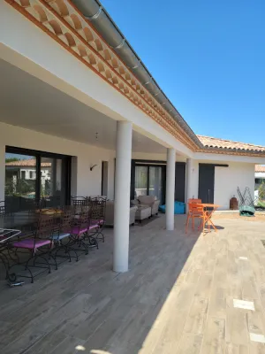 Image of large pool and jacuzzi villa