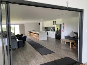 Image of Beachfront access - room for boats