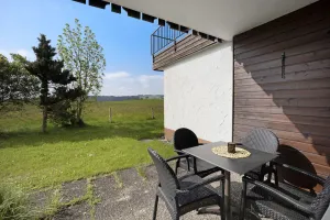 Image of Studio Apartment 'Landliebe Mit Seenähe Und Innenpool' with Mountain View, Private Terrace and Wi-Fi
