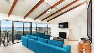 Image of Bluffview Lookout at Victor - see whales! Free WIFI