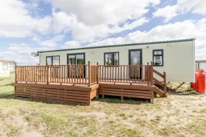 Image of Great Dog Friendly Caravan For Hire At North Denes In Suffolk Ref 40068Nd