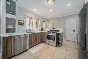 Image of Updated Modern & Spacious 2 bed Apartment Near Everything!