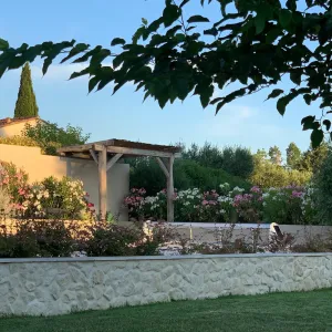Image of Beautiful new villa with garden and pool between vineyards and scrubland