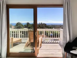 Image of 30 PCT OFF!! Limited Time! Malibu Charming Getaway with King Bed, Near Beach