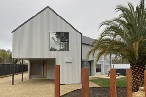 Image of Brand new family & group accommodation within walking distance to town