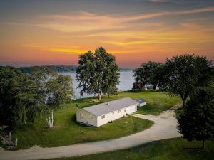 Image of Take a Break at Lakeside Acres on Lake Sinissippi