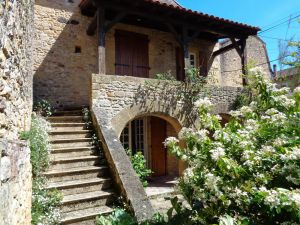 Image of beautiful house 18th cen time fans of old stones and history