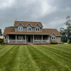 Image of Beautiful House On Grass Runway With Fly-In\/Fly-Out Access