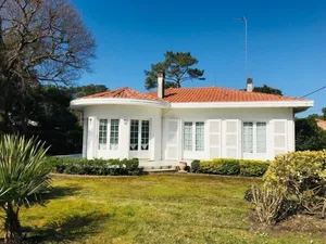 Image of independant storey villa 400 m of ocean