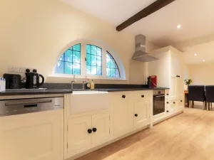 Image of 2 bedroom accommodation in Ockham, near Guildford