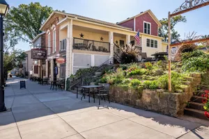 Image of Gorgeous loft in the heart of LeClaire, Iowa
