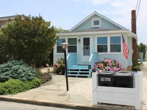 Image of Classic Beach Cottage w\/ private yard