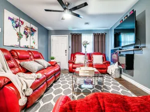 Image of Perfect, Relaxing King bed Suits\/ free parking