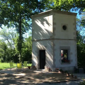 Image of Hexagonal Tower for 2 with shared pool